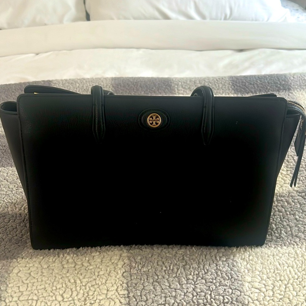 Tory Burch Robinson Pebbled Leather Medium Tote